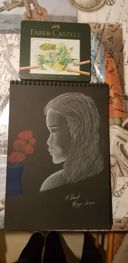 Crayon sur toile dessin